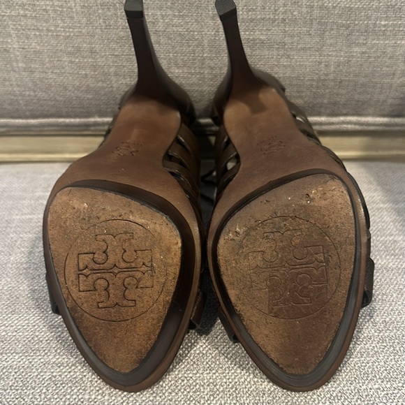 Tory Burch Gladiator Heels. Brown leather - size 6.5M - Picture 8 of 17
